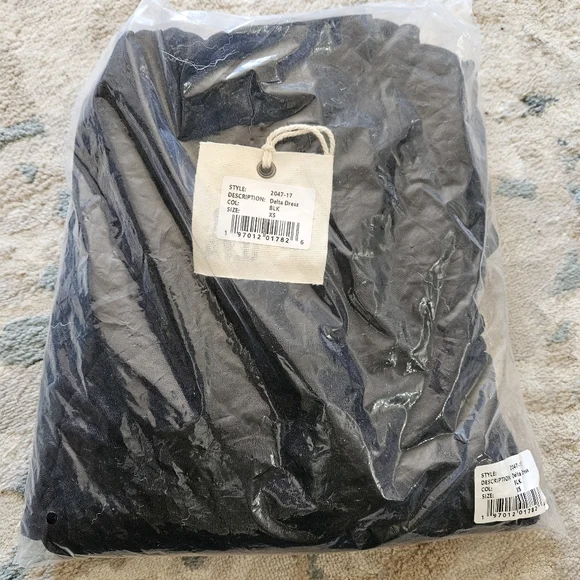 ✨NWT Ser.o.ya bodycon halter Delta dress, black XS - Picture 5 of 5